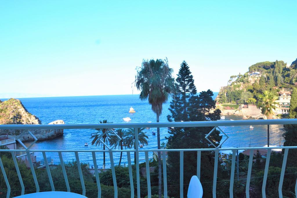 B&B A Due Passi Dal Mare タオルミーナ エクステリア 写真